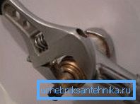 Llave ajustable - la herramienta perfecta para reparar mezcladores Llave ajustable - la herramienta perfecta para reparar mezcladores