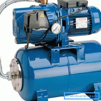 El interruptor de presión está ubicado en el cuerpo de la bomba al lado del manómetro. El interruptor de presión está ubicado en el cuerpo de la bomba al lado del manómetro.