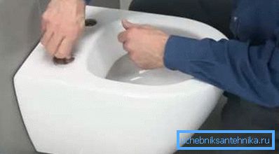La reparación de una taza del inodoro no causará dificultades, incluso para un maestro sin experiencia. La reparación de una taza del inodoro no causará dificultades, incluso para un maestro sin experiencia.