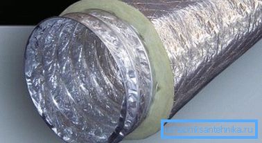 Manguito de ventilación en revestimiento insonorizado. Manguito de ventilación en revestimiento insonorizado.