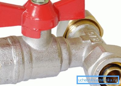 T de plomería 1 2 con un grifo para un tubo de metalplastic
