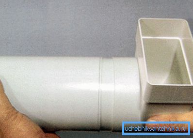 Montaje de tuberías de PVC para ventilación. Montaje de tuberías de PVC para ventilación.