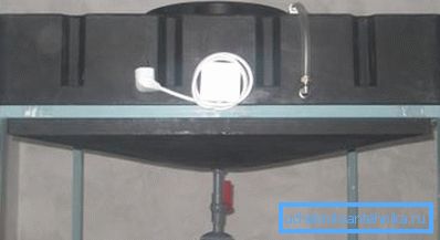 Tanque de serie equipado con un calentador. Tanque de serie equipado con un calentador.