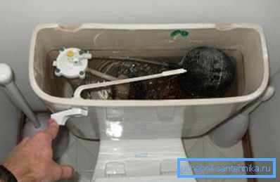 El sistema de drenaje es muy importante para el funcionamiento eficiente de la taza del inodoro. El sistema de drenaje es muy importante para el funcionamiento eficiente de la taza del inodoro.