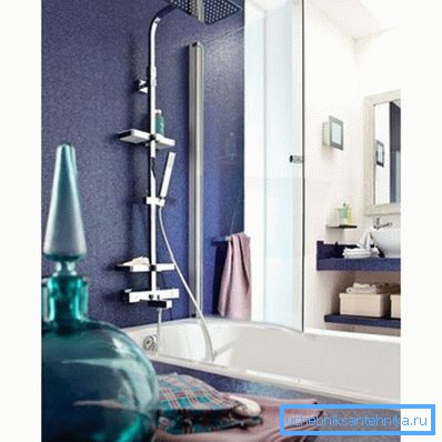Sistema en el baño con una batidora. Sistema en el baño con una batidora.