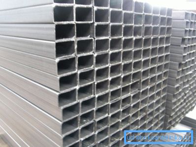 Almacén de estructuras metálicas. Almacén de estructuras metálicas.