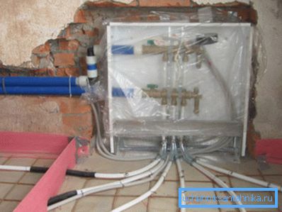 La instalación oculta en una pared. La instalación oculta en una pared.