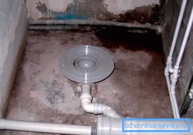 Los accesorios de drenaje del piso se instalan directamente en la regla del piso. Los accesorios de drenaje del piso se instalan directamente en la regla del piso.