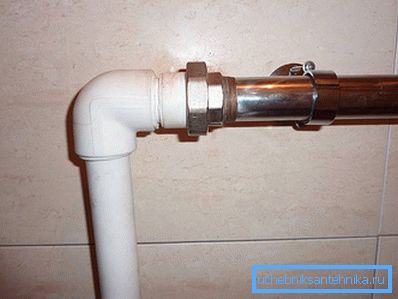 3971 Conexión con tubo de polipropileno.