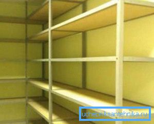 Racks de perfiles 40 × 40 mm.