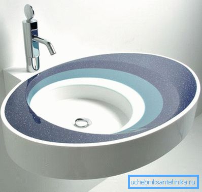 Elegante lavabo hecho de piedra artificial. Elegante lavabo hecho de piedra artificial.