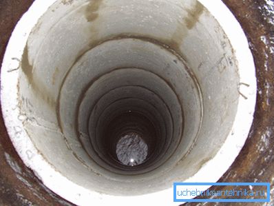 El cañón refuerza la carcasa de material duradero. El cañón refuerza la carcasa de material duradero.