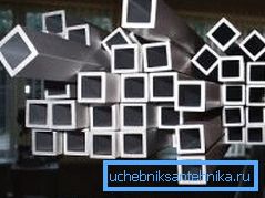Existen estructuras similares hechas de otros tipos de metal, lo que permite ampliar significativamente su alcance, pero el costo de tales productos suele ser varias veces mayor. Existen estructuras similares hechas de otros tipos de metal, lo que permite ampliar significativamente su alcance, pero el costo de tales productos suele ser varias veces mayor.