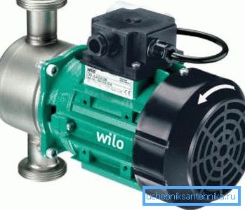 Este es un modelo con un rotor que no está en contacto con el agua. Este es un modelo con un rotor que no está en contacto con el agua.