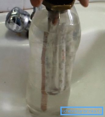 Calentador dejar en una solución de ácido cítrico durante un día. Calentador dejar en una solución de ácido cítrico durante un día.