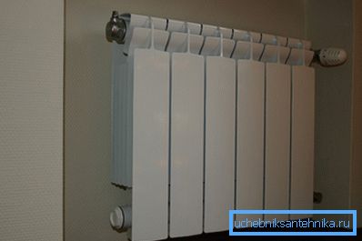 Calidez y confort en la casa gracias a un calentador eléctrico de pared. Calidez y confort en la casa gracias a un calentador eléctrico de pared.
