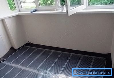 Suelo radiante en la logia. Suelo radiante en la logia.