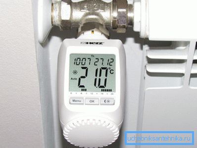 La cabeza térmica es capaz de mantener la temperatura del aire deseada en la habitación. La cabeza térmica es capaz de mantener la temperatura del aire deseada en la habitación.