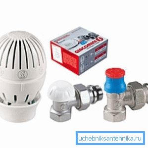 Kit termostático para la conexión del radiador desmontado. Kit termostático para la conexión del radiador desmontado.