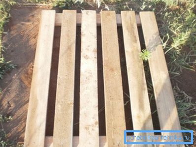 Palet de madera típico que se puede hacer por ti mismo Palet de madera típico que se puede hacer por ti mismo