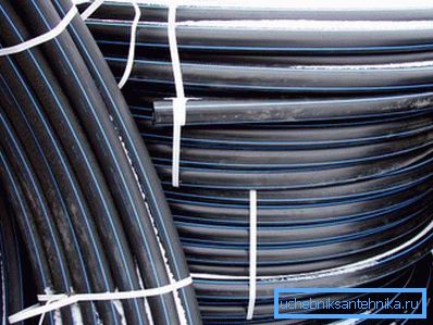 Las tuberías con un diámetro de hasta 160 mm se venden no solo en secciones rectas, sino también en bobinas. Las tuberías con un diámetro de hasta 160 mm se venden no solo en secciones rectas, sino también en bobinas.