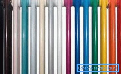 Los radiadores de colores encajarán bien en el interior. Los radiadores de colores encajarán bien en el interior.