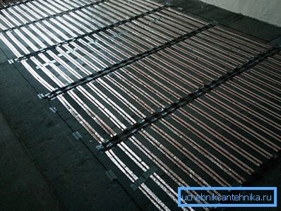 2044 Apilado y conexión eléctrica.
