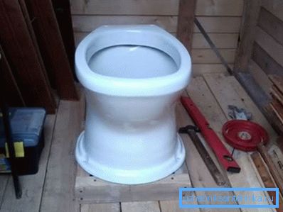 El inodoro para dar debe tener un peso pequeño. El inodoro para dar debe tener un peso pequeño.