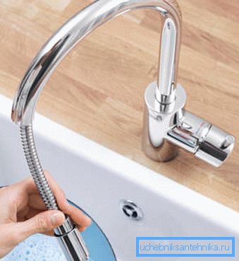 Mezclador universal con caño flexible