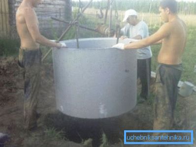Instale los dos primeros anillos. Instale los dos primeros anillos.