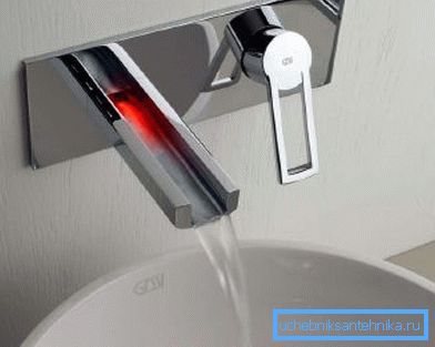 Instale un grifo integrado en la pared si el fregadero no tiene un orificio para el mezclador Instale un grifo integrado en la pared si el fregadero no tiene un orificio para el mezclador