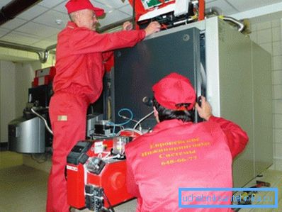 La instalación y la puesta en servicio son realizadas únicamente por especialistas con la aprobación apropiada. La instalación y la puesta en servicio son realizadas únicamente por especialistas con la aprobación apropiada.