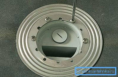 Instalación de anillo de metal
