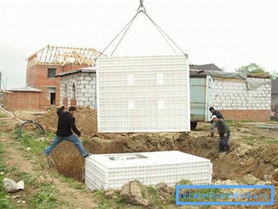 1151 Instalación mediante grúa de fosa séptica Bioxy