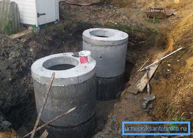 1183 Instalación de un tanque séptico de ruedas.
