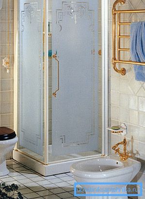 Cabina de ducha instalada con laterales de 90 cm. Cabina de ducha instalada con laterales de 90 cm.