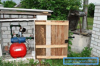 El dispositivo está instalado sobre una base sólida. El dispositivo está instalado sobre una base sólida.