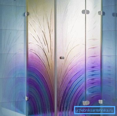 En este ejemplo, se utilizó vidrio de color. En este ejemplo, se utilizó vidrio de color.