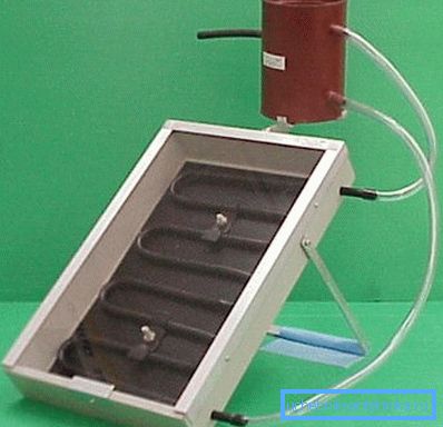 En este ejemplo, se utilizan tuberías de plástico, pero para una mayor durabilidad es mejor permanecer en la tubería de metal En este ejemplo, se utilizan tuberías de plástico, pero para una mayor durabilidad es mejor permanecer en la tubería de metal