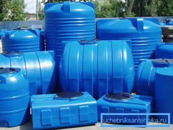 Uno de estos contenedores puede ser utilizado como tanque. Uno de estos contenedores puede ser utilizado como tanque.