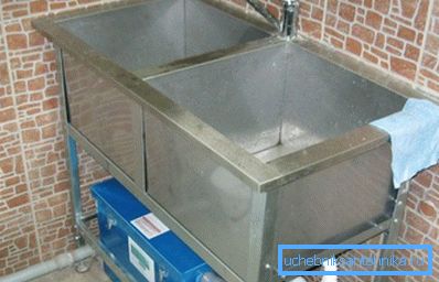 Como medida de precaución, puede instalar una trampa de grasa debajo del fregadero. Como medida de precaución, puede instalar una trampa de grasa debajo del fregadero.