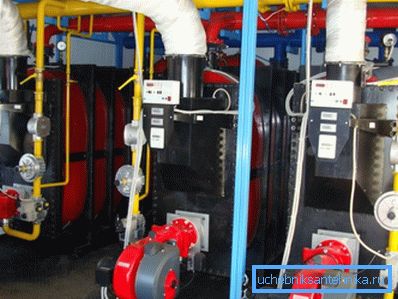 En sistemas climáticos con flujo de refrigerante centralizado, se deben instalar tuberías más fuertes. En sistemas climáticos con flujo de refrigerante centralizado, se deben instalar tuberías más fuertes.