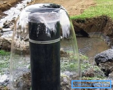 En el pozo, perforado en primavera, otoño, el agua no puede ser En el pozo, perforado en primavera, otoño, el agua no puede ser