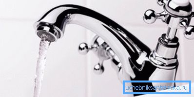 En las versiones de válvula, un grifo de agua caliente silba muy a menudo, esto también indica el desgaste del sello de goma En las versiones de válvula, un grifo de agua caliente silba muy a menudo, esto también indica el desgaste del sello de goma