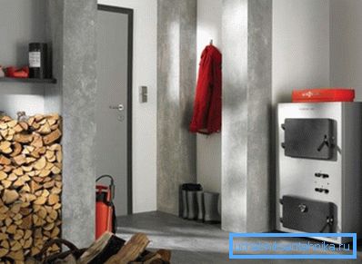 Necesitará un lugar conveniente para guardar leña. Necesitará un lugar conveniente para guardar leña.