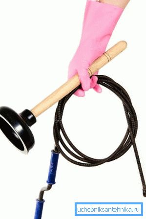 El émbolo y el cable siempre deben estar en el apartamento o en la casa, porque nadie sabe cuándo pueden ser útiles y qué tan rápido será necesario limpiar el sistema. El émbolo y el cable siempre deben estar en el apartamento o en la casa, porque nadie sabe cuándo pueden ser útiles y qué tan rápido será necesario limpiar el sistema.
