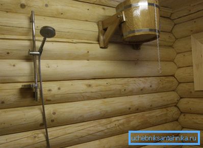 El cubo del baño es ideal para tratamientos de contraste. El cubo del baño es ideal para tratamientos de contraste.