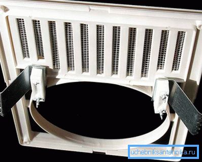 Rejilla de ventilación con orificio para corrugaciones.