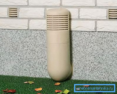 Ventilación del sótano de la casa de tuberías de plástico. Ventilación del sótano de la casa de tuberías de plástico.