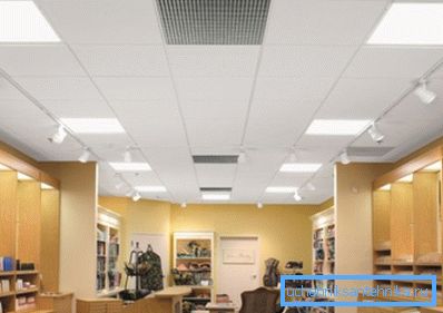 Las rejillas de ventilación indican el tipo y la ubicación del sistema. Las rejillas de ventilación indican el tipo y la ubicación del sistema.